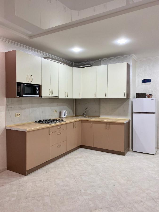 Apartment In Khmelnytsky Street リヴィウ エクステリア 写真